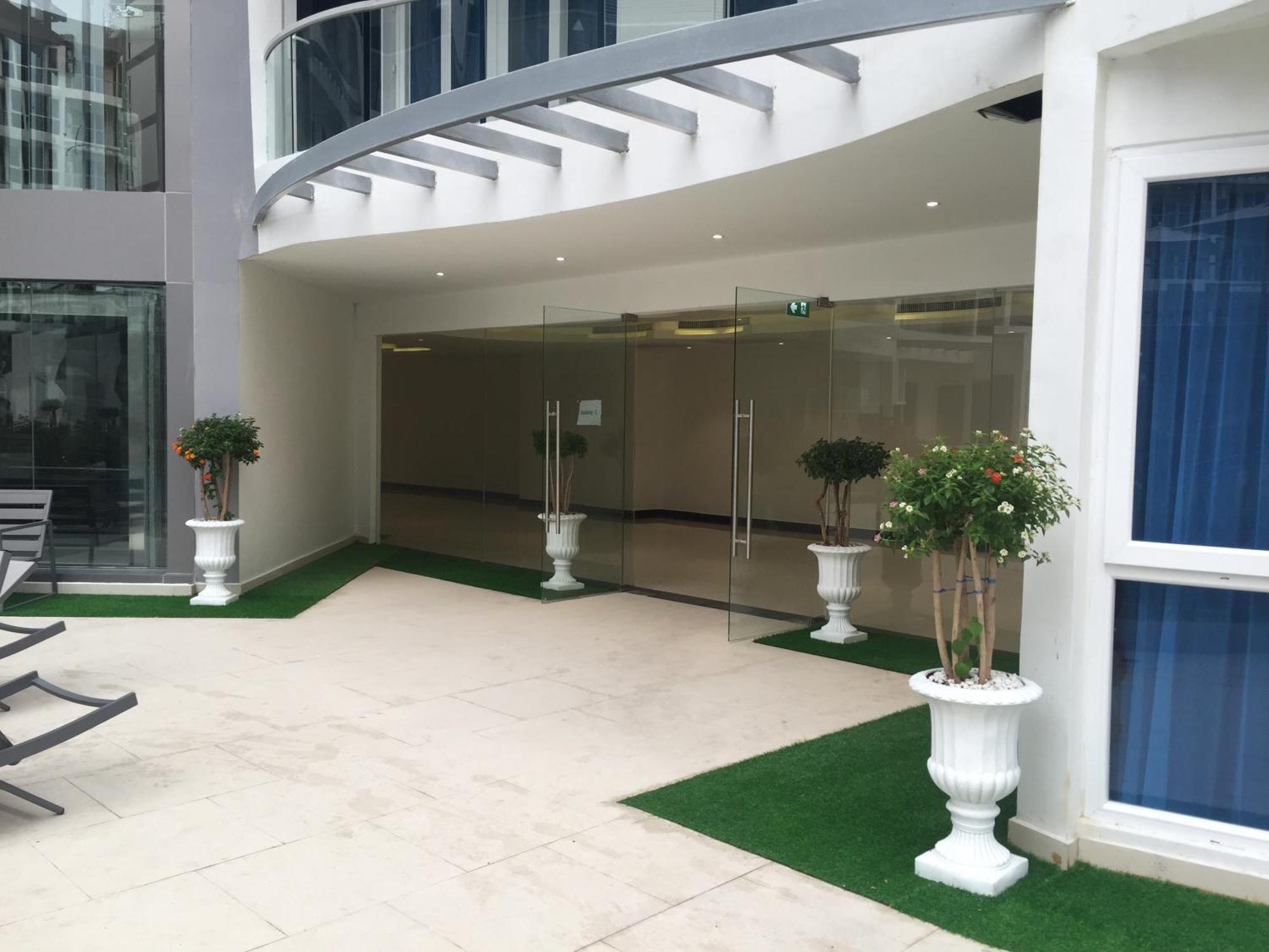 Luxury Business Suits In Grand Avenue By Pattaya City Estates מראה חיצוני תמונה